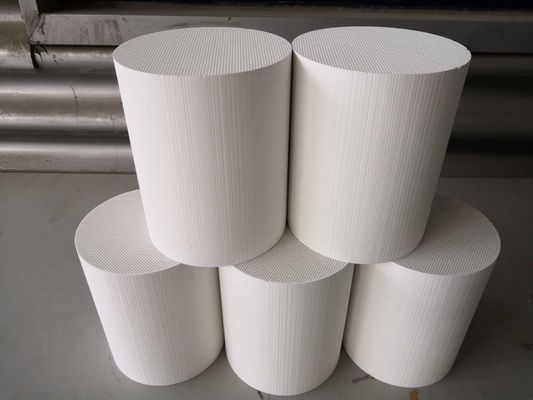 kaufen Katalysator-Auspuff-Steuerung Dpf des Automobil-200cpsi auf Treibstoff-Auto-Passagier Online-Herstellung