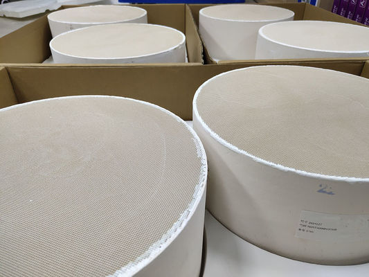 kaufen Automobil-Emission POC Partikel-Oxidations-Katalysator-Störungsbesuchs Katalysator-100cpi Online-Herstellung