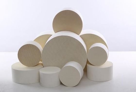 kaufen Bienenwaben-Katalysator-Unterstützung MgO Al2O3 SiO2 keramische in allen auf Straßen-Off Road-Fahrzeug-Maschinerie Online-Herstellung