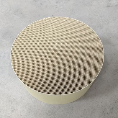 kaufen Monolith-keramischer Bienenwaben-Katalysator-Bienenwaben-Struktur-Euro 4 5 6 Online-Herstellung